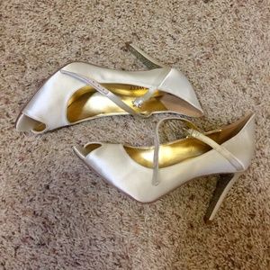 NEW Nine West Satin Shoes